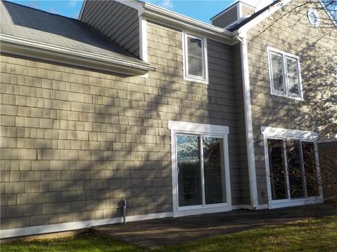 22 Devlin Cir, Blackstone, MA 01504 photo 2
