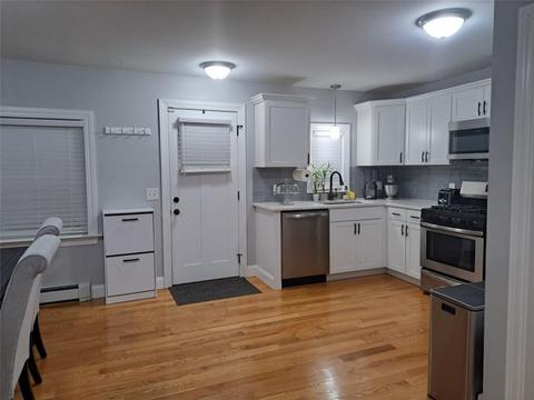 114 Pinehurst Ave, Warwick, RI 02889 photo 2