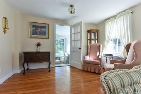 8 Friendly Dr, Warwick, RI 02888 photo 7