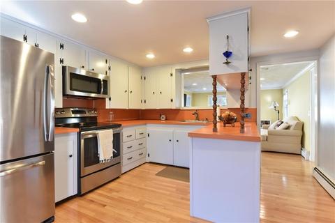 8 Friendly Dr, Warwick, RI 02888 photo 10