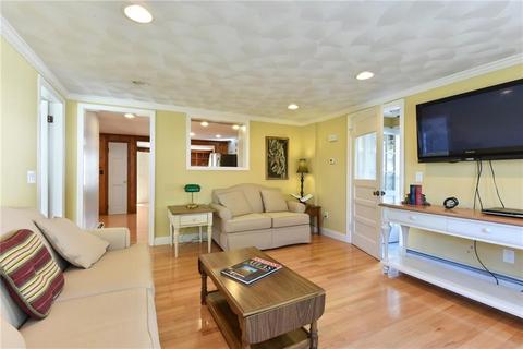8 Friendly Dr, Warwick, RI 02888 photo 15