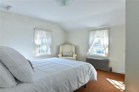 8 Friendly Dr, Warwick, RI 02888 photo 19