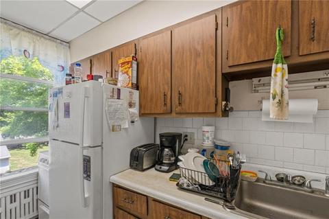 34 Hamlet Ave, Woonsocket, RI 02895 photo 15