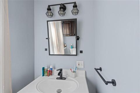34 Hamlet Ave, Woonsocket, RI 02895 photo 8