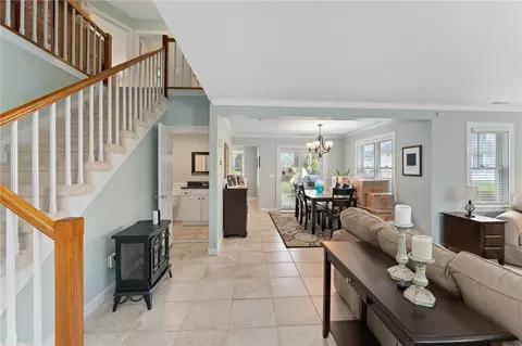 16 Captains Dr, Westerly, RI 02891 photo 9