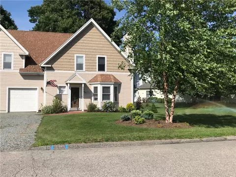 16 Captains Dr, Westerly, RI 02891 photo 2