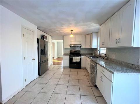 110 Burnside Ave, Riverside, RI 02915 photo 1