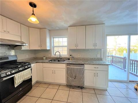 110 Burnside Ave, Riverside, RI 02915 photo 3