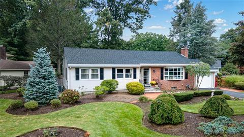 165 Belvedere Dr, Cranston, RI 02920