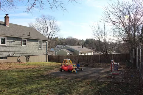 61 Madeleine Ave, Woonsocket, RI 02895 photo 23
