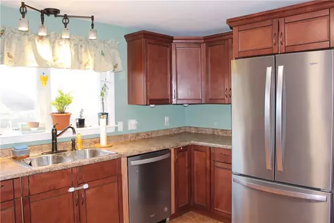 61 Madeleine Ave, Woonsocket, RI 02895 photo 7