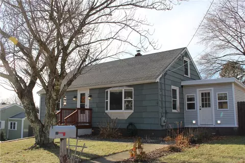 61 Madeleine Ave, Woonsocket, RI 02895 photo 2