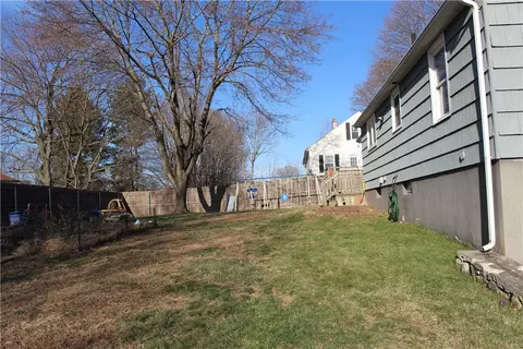 61 Madeleine Ave, Woonsocket, RI 02895 photo 25
