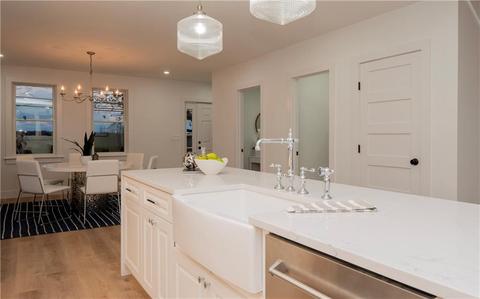 1096 E Main Rd, Middletown, RI 02842 photo 16