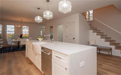 1096 E Main Rd, Middletown, RI 02842 photo 17