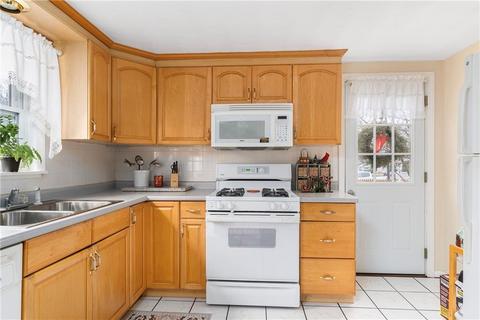 88 Custer St, Warwick, RI 02889 photo 5