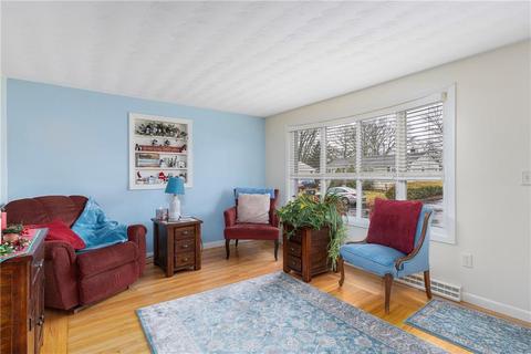 88 Custer St, Warwick, RI 02889 photo 8