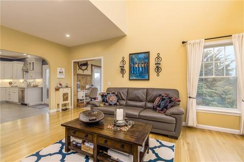 28 Valley Dr, Westerly, RI 02891 photo 6