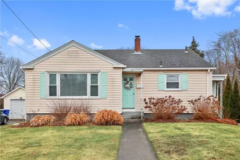 89 Wells St, Westerly, RI 02891 photo 1