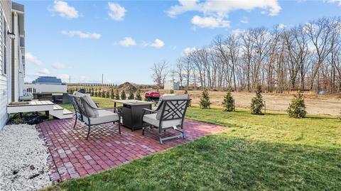 137 Graystone St, Warwick, RI 02886 photo 3