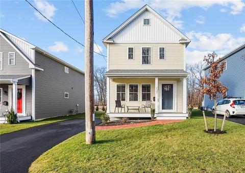 137 Graystone St, Warwick, RI 02886 photo 1