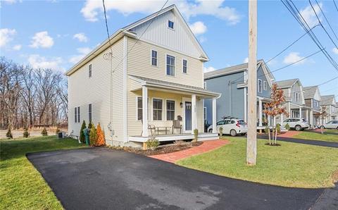 137 Graystone St, Warwick, RI 02886 photo 2