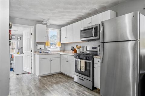 11 Pinehurst Ave, Warwick, RI 02889 photo 4
