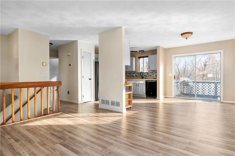 37 Carrs Ln, Warwick, RI 02886 photo 3