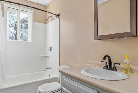 37 Carrs Ln, Warwick, RI 02886 photo 9