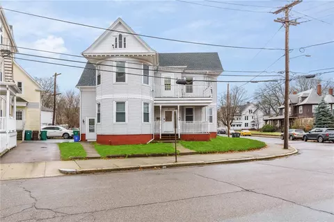 378 Park Pl, Woonsocket, RI 02895 photo 1