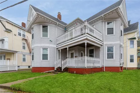 378 Park Pl, Woonsocket, RI 02895 photo 2