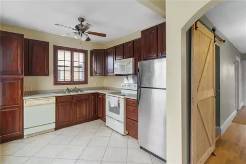 378 Park Pl, Woonsocket, RI 02895 photo 18