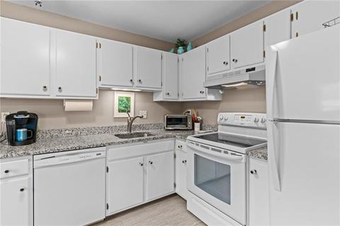 533 Quisset Ct, Warwick, RI 02886 photo 12