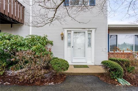 513 Roundhill Ct, Warwick, RI 02886 photo 2
