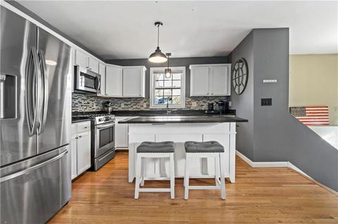 13 Cobblestone Ln, Westerly, RI 02891 photo 3