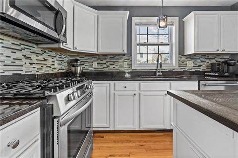 13 Cobblestone Ln, Westerly, RI 02891 photo 5