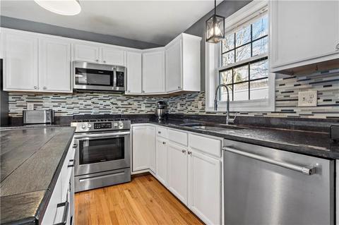 13 Cobblestone Ln, Westerly, RI 02891 photo 7