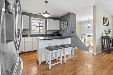 13 Cobblestone Ln, Westerly, RI 02891 photo 2