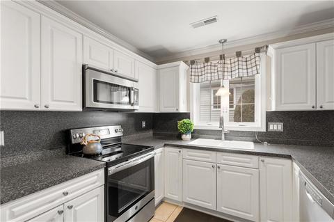 3 Greig Ct, Coventry, RI 02816 photo 8