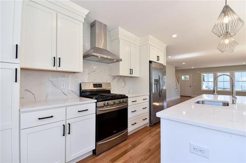 111 Graystone St, Warwick, RI 02886 photo 9