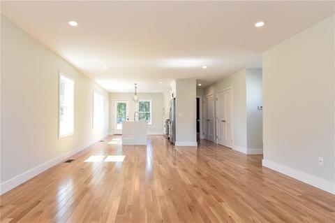 111 Graystone St, Warwick, RI 02886 photo 3