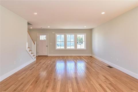 111 Graystone St, Warwick, RI 02886 photo 6