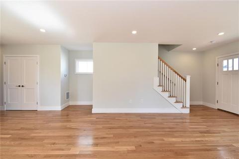111 Graystone St, Warwick, RI 02886 photo 5