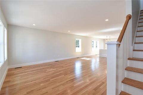 111 Graystone St, Warwick, RI 02886 photo 15