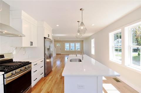 111 Graystone St, Warwick, RI 02886 photo 8