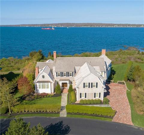 284 Carnegie Harbor Dr, Portsmouth, RI 02871
