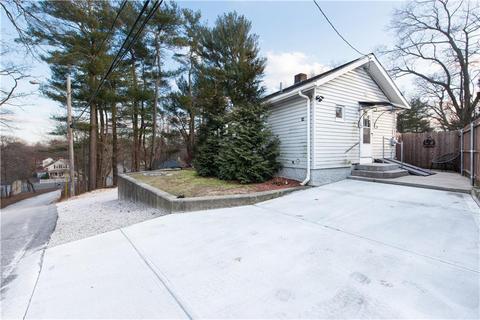 14 Lambert St, Coventry, RI 02816 photo 3