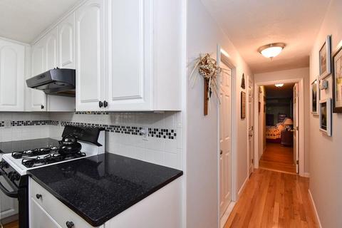9 Levesque St, Warwick, RI 02886 photo 16