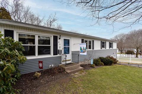 9 Levesque St, Warwick, RI 02886 photo 4