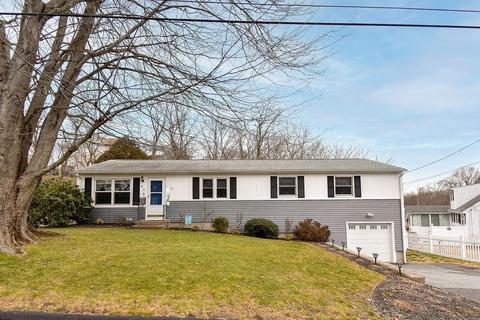 9 Levesque St, Warwick, RI 02886 photo 1